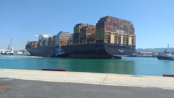 La MSC SIYA B al terminal container del Porto di Civitavecchia