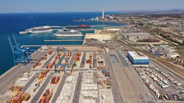 Ferragosto di lavoro per il porto di Civitavecchia: primo attracco per la “Eco Valencia”