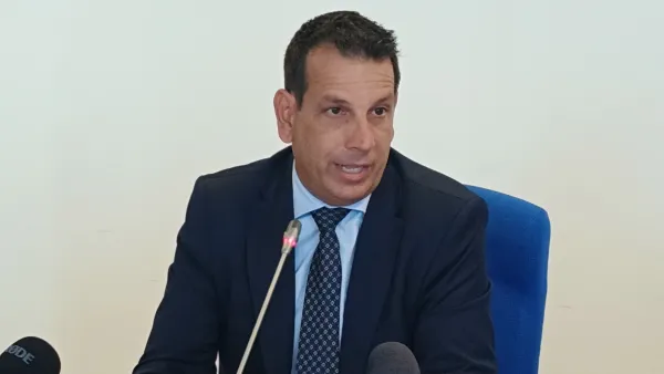 Porti di Roma e del Lazio: visione strategica, concretezza e ascolto – Presentate oggi le linee guida del mandato dell’Ing. Raffaele Latrofa alla guida dell’Autorità di Sistema Portuale del Mar Tirreno Centro Settentrionale Porti di Roma e del Lazio: visione strategica, concretezza e ascolto – Presentate oggi le linee guida del mandato dell’Ing. Raffaele Latrofa alla guida dell’Autorità di Sistema Portuale del Mar Tirreno Centro Settentrionale